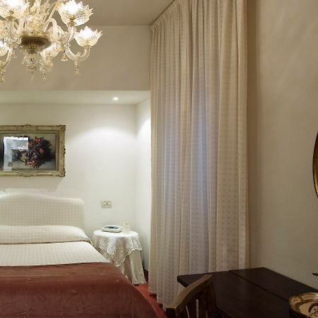 Hotel Columbia Roma Phòng bức ảnh